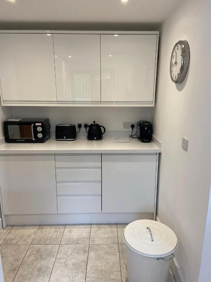 High Hedges Apartment A Оксфорд Екстериор снимка